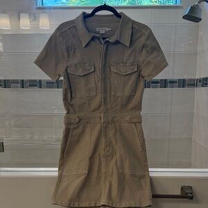 Good American Tan Utility Jean Dress with zip up and buttons. Size Medium